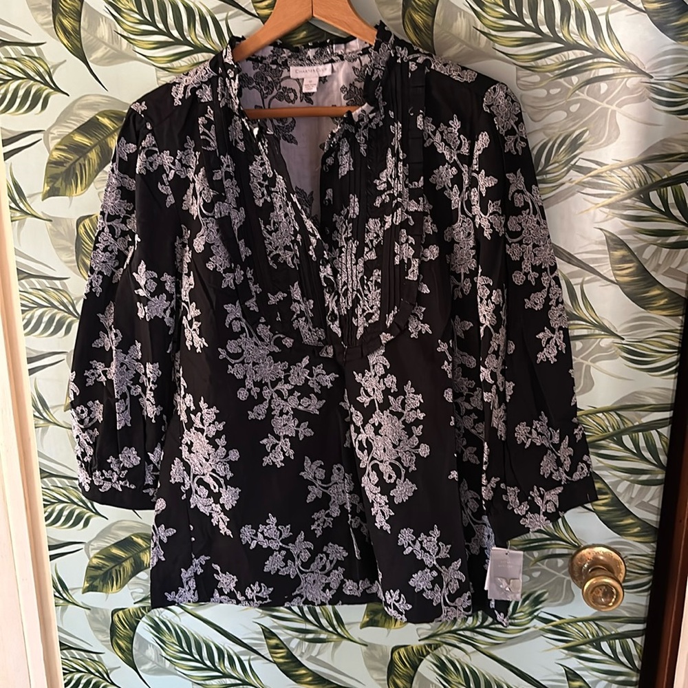 EE85 black blouse white floral charter club 16